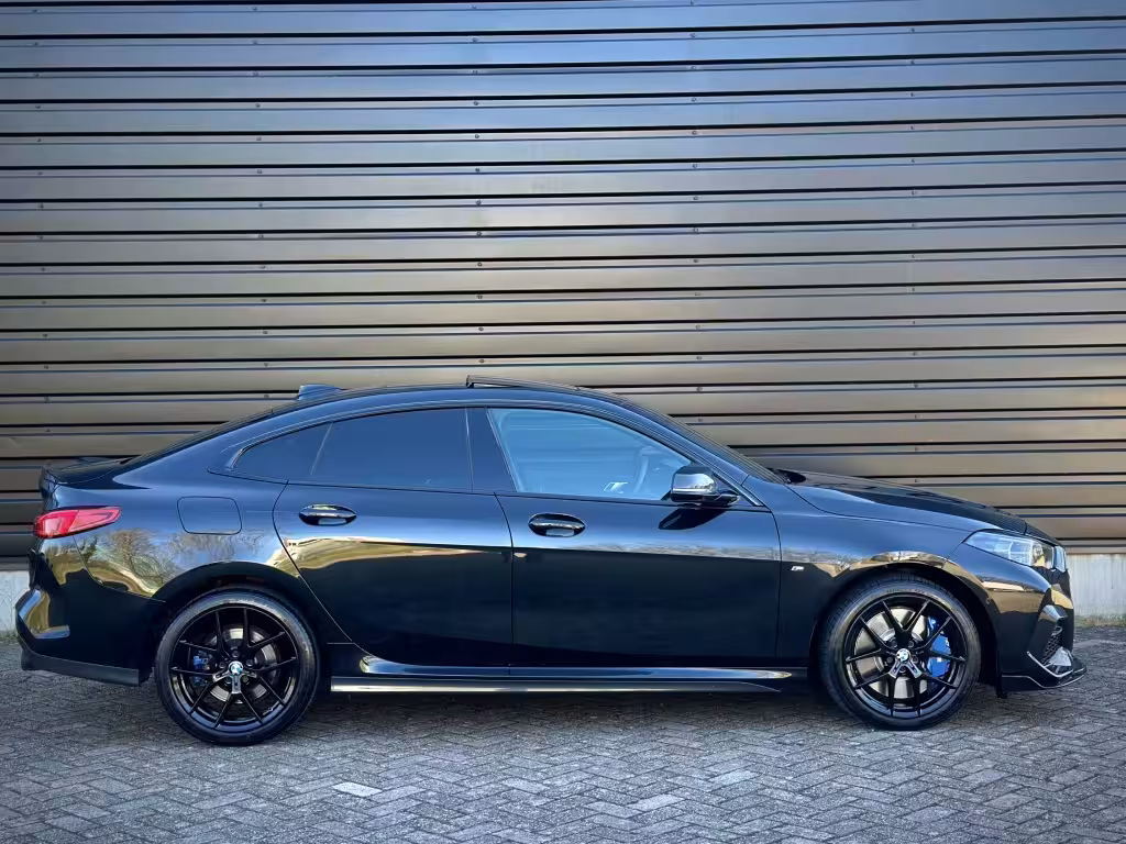 BMW 2-serie Gran Coupé 220i M-PERFORMANCE M235 PANO|KEYLESS|BLINDSPOT|SFEER