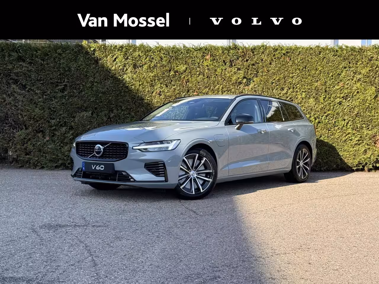 Volvo V60 2.0 T6 Plug-in hybrid AWD Plus Dark