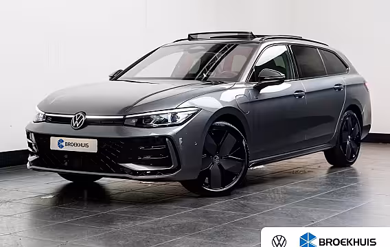 Volkswagen Passat Variant 1.5 eHybrid 272 pk R-Line Edition | Achterstoelen verwarmd | Achteruitrijcamera | Elektris
