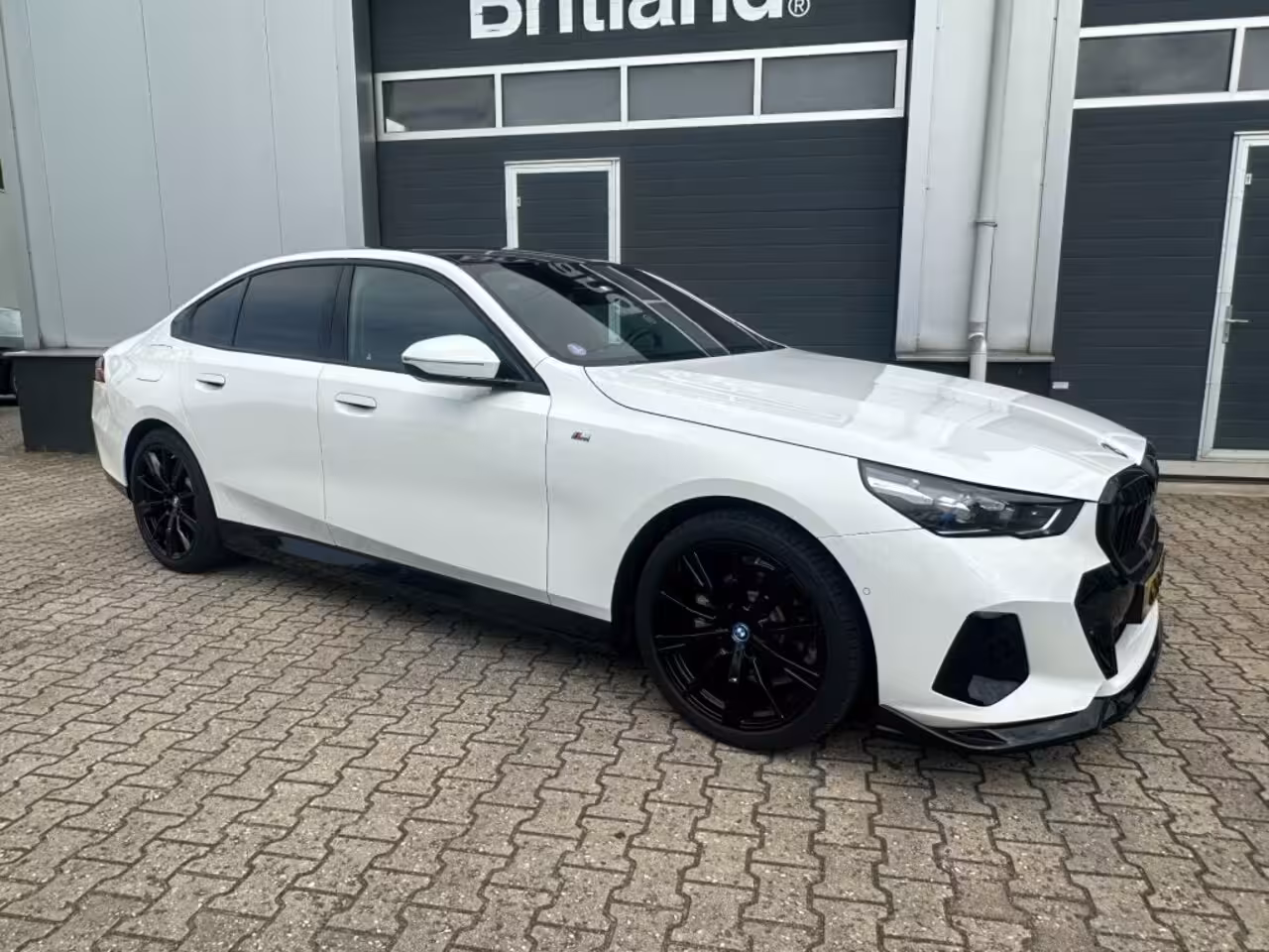 BMW 5-serie 530e X-drive M-Sport bj2024 *Leer *Laser *NL auto *Cruise