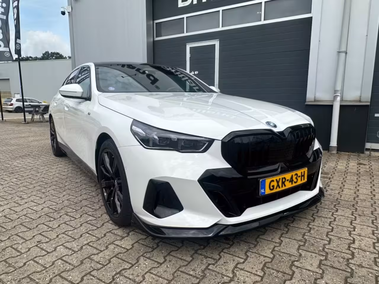 BMW 5-serie 530e X-drive M-Sport bj2024 *Leer *Laser *NL auto *Cruise