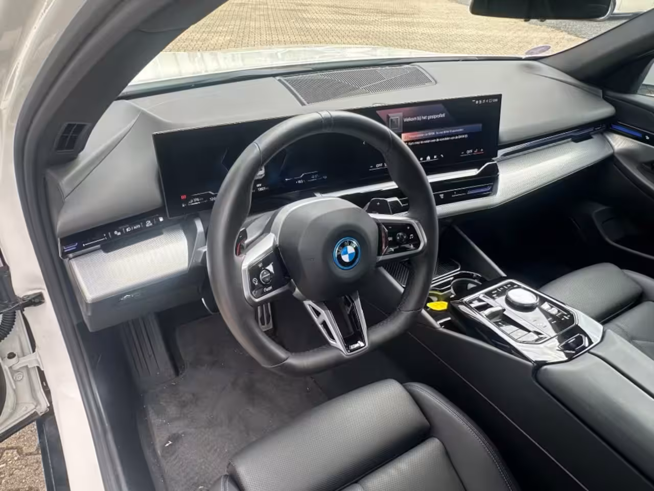 BMW 5-serie 530e X-drive M-Sport bj2024 *Leer *Laser *NL auto *Cruise
