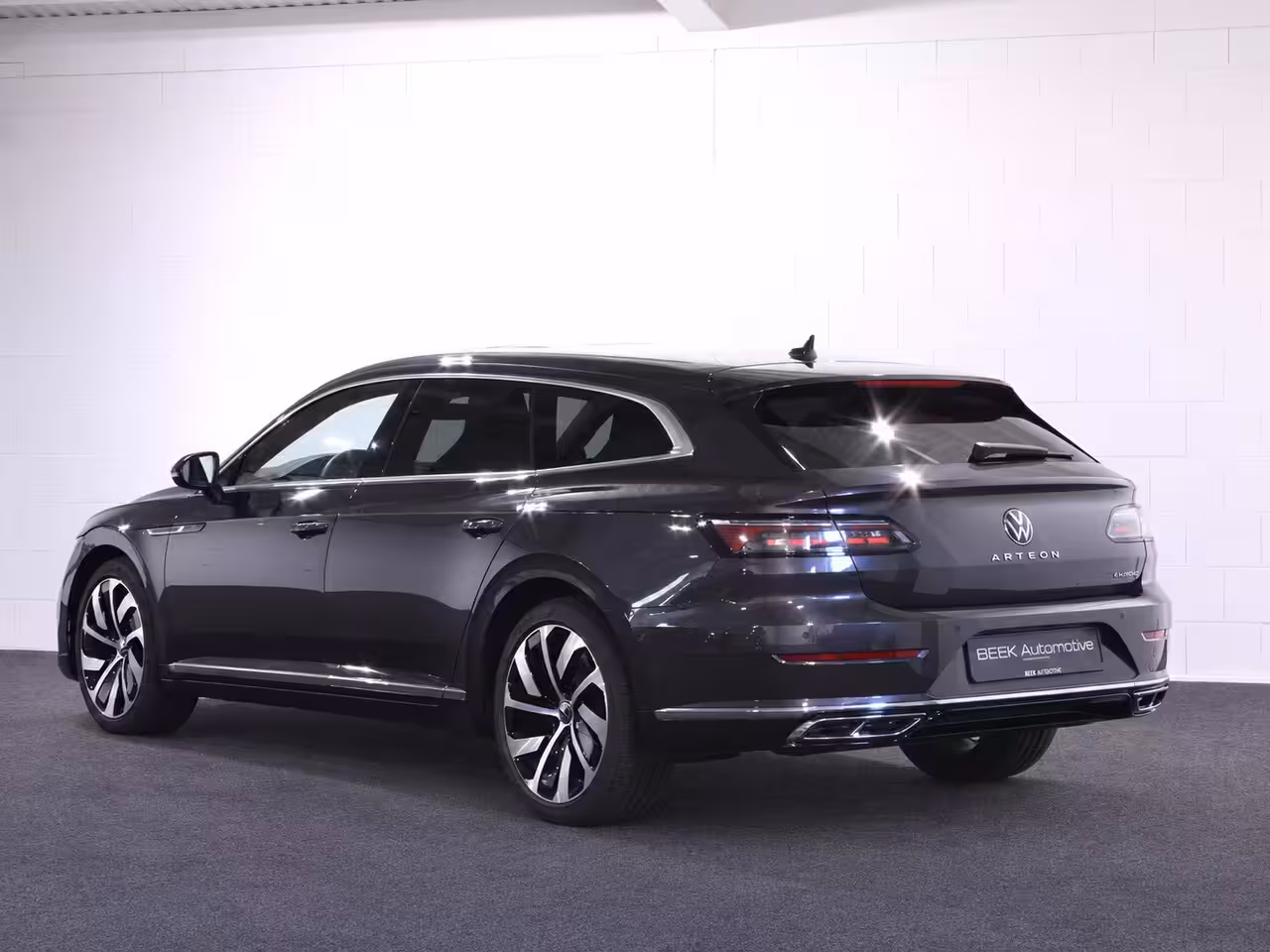 Volkswagen Arteon Shooting Brake 1.4 TSI eHybrid R-Line | Panoramadak | Stoelmassage | Trekhaak