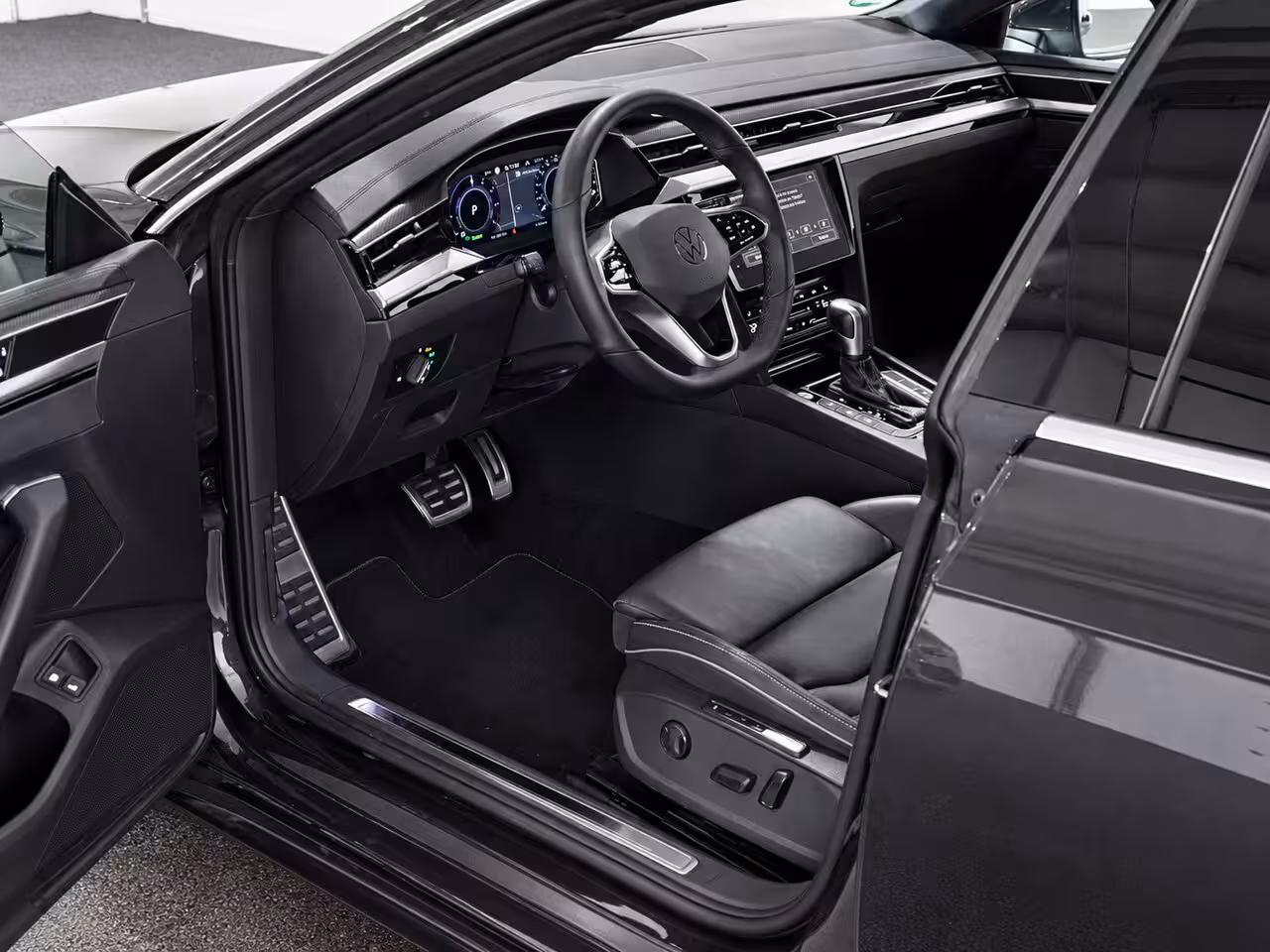 Volkswagen Arteon Shooting Brake 1.4 TSI eHybrid R-Line | Panoramadak | Stoelmassage | Trekhaak