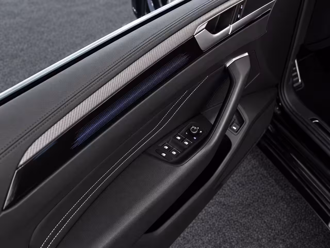 Volkswagen Arteon Shooting Brake 1.4 TSI eHybrid R-Line | Panoramadak | Stoelmassage | Trekhaak
