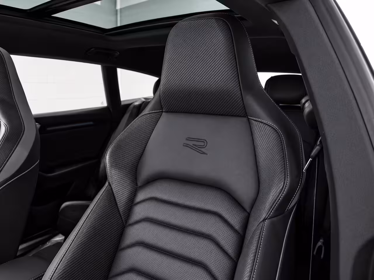 Volkswagen Arteon Shooting Brake 1.4 TSI eHybrid R-Line | Panoramadak | Stoelmassage | Trekhaak