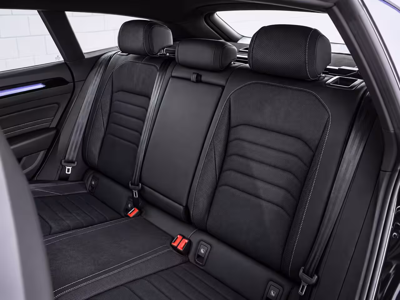 Volkswagen Arteon Shooting Brake 1.4 TSI eHybrid R-Line | Panoramadak | Stoelmassage | Trekhaak