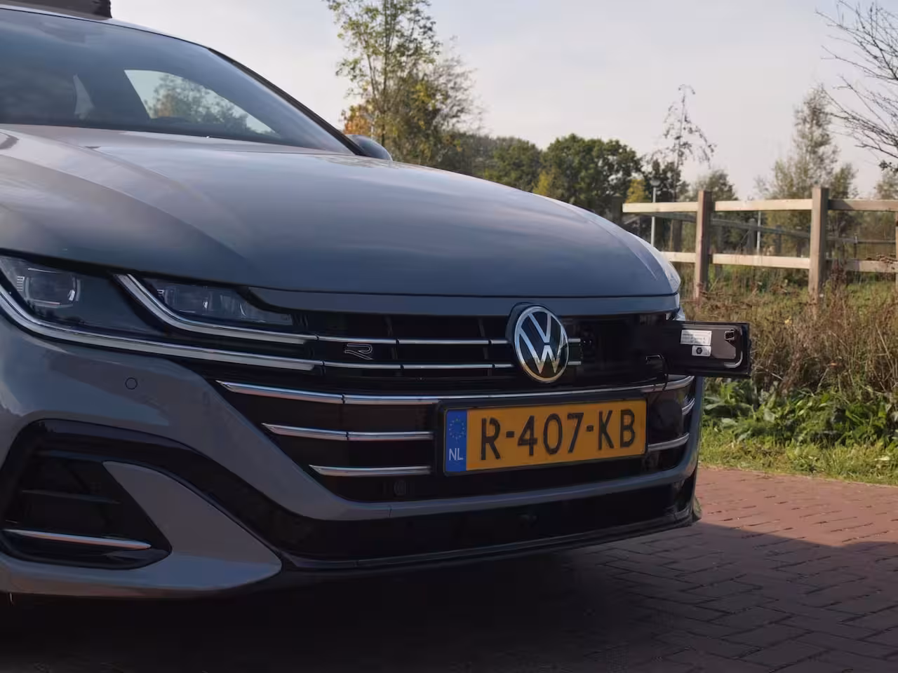 Volkswagen Arteon Shooting Brake 1.4 TSI eHybrid R-Line Business+ | Panoramadak | Trekhaak | Camera | Apple Carplay | Sfeer