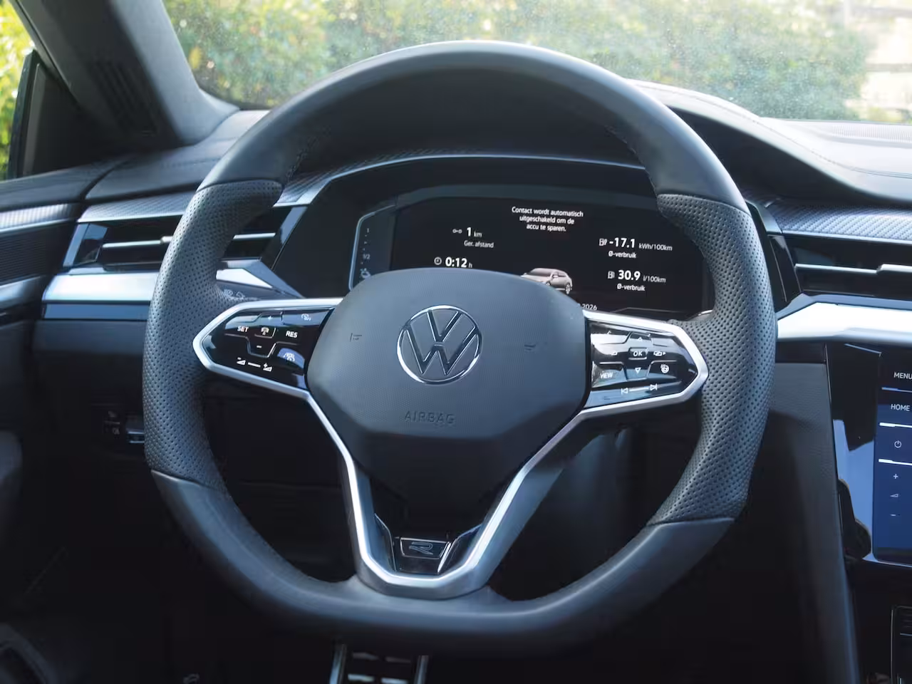 Volkswagen Arteon Shooting Brake 1.4 TSI eHybrid R-Line Business+ | Panoramadak | Trekhaak | Camera | Apple Carplay | Sfeer