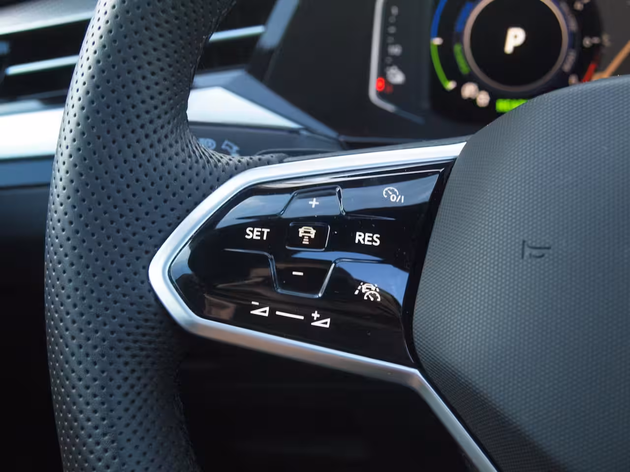 Volkswagen Arteon Shooting Brake 1.4 TSI eHybrid R-Line Business+ | Panoramadak | Trekhaak | Camera | Apple Carplay | Sfeer