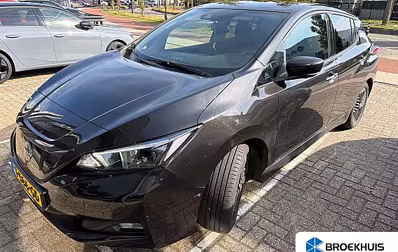 Nissan LEAF N-Connecta 40 kWh | Adaptive cruise control | Dode hoek detectie | 360 Camera | stoel verw