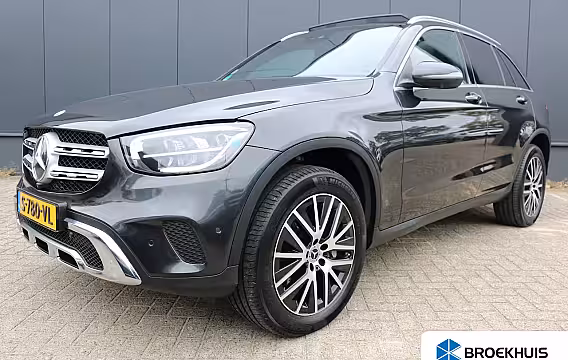 Mercedes-Benz GLC-klasse 300e 4MATIC 320pk | Camera 360 Graden | Navi | Panoramisch zonnedak | Stoelverwarming voor