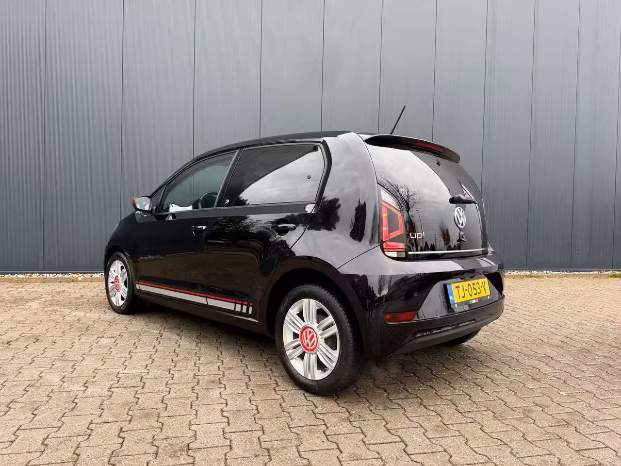 Volkswagen Up! 1.0 BMT up beats airco / cruise / pdc