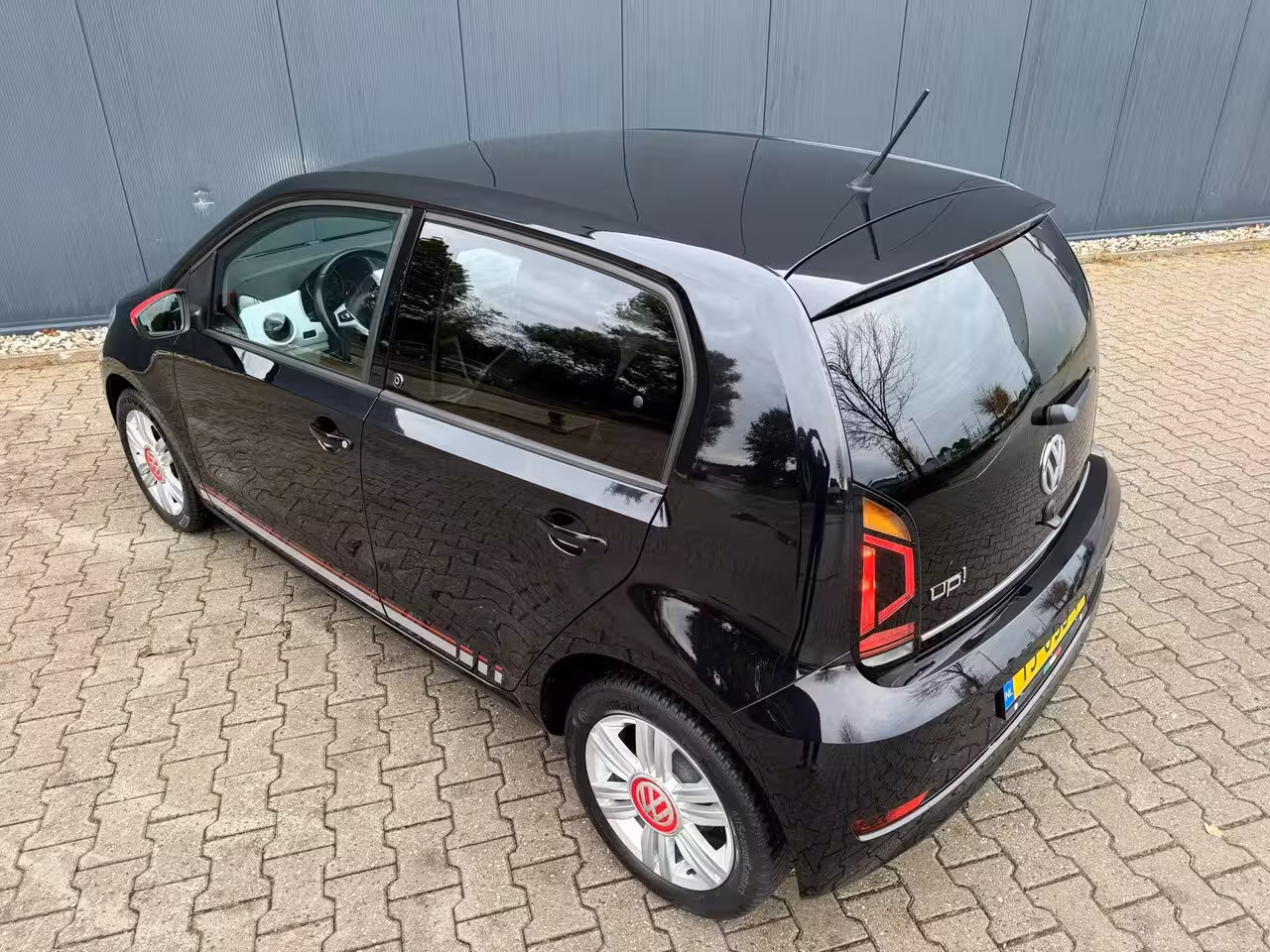 Volkswagen Up! 1.0 BMT up beats airco / cruise / pdc