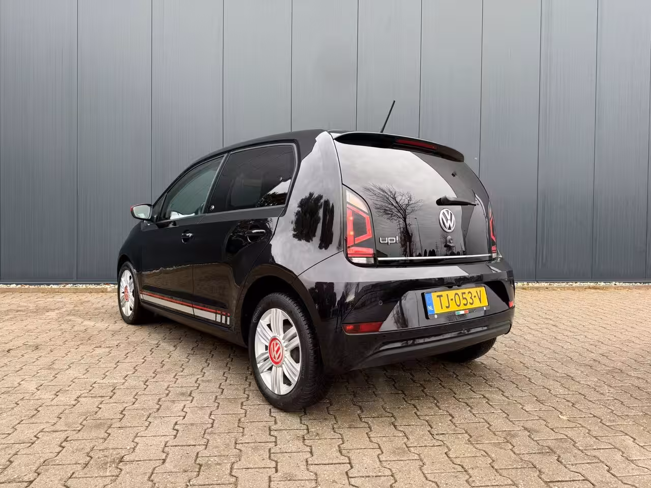 Volkswagen Up! 1.0 BMT up beats airco / cruise / pdc