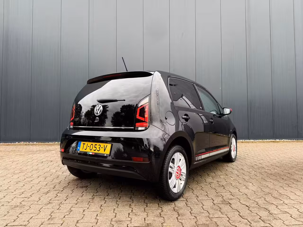 Volkswagen Up! 1.0 BMT up beats airco / cruise / pdc