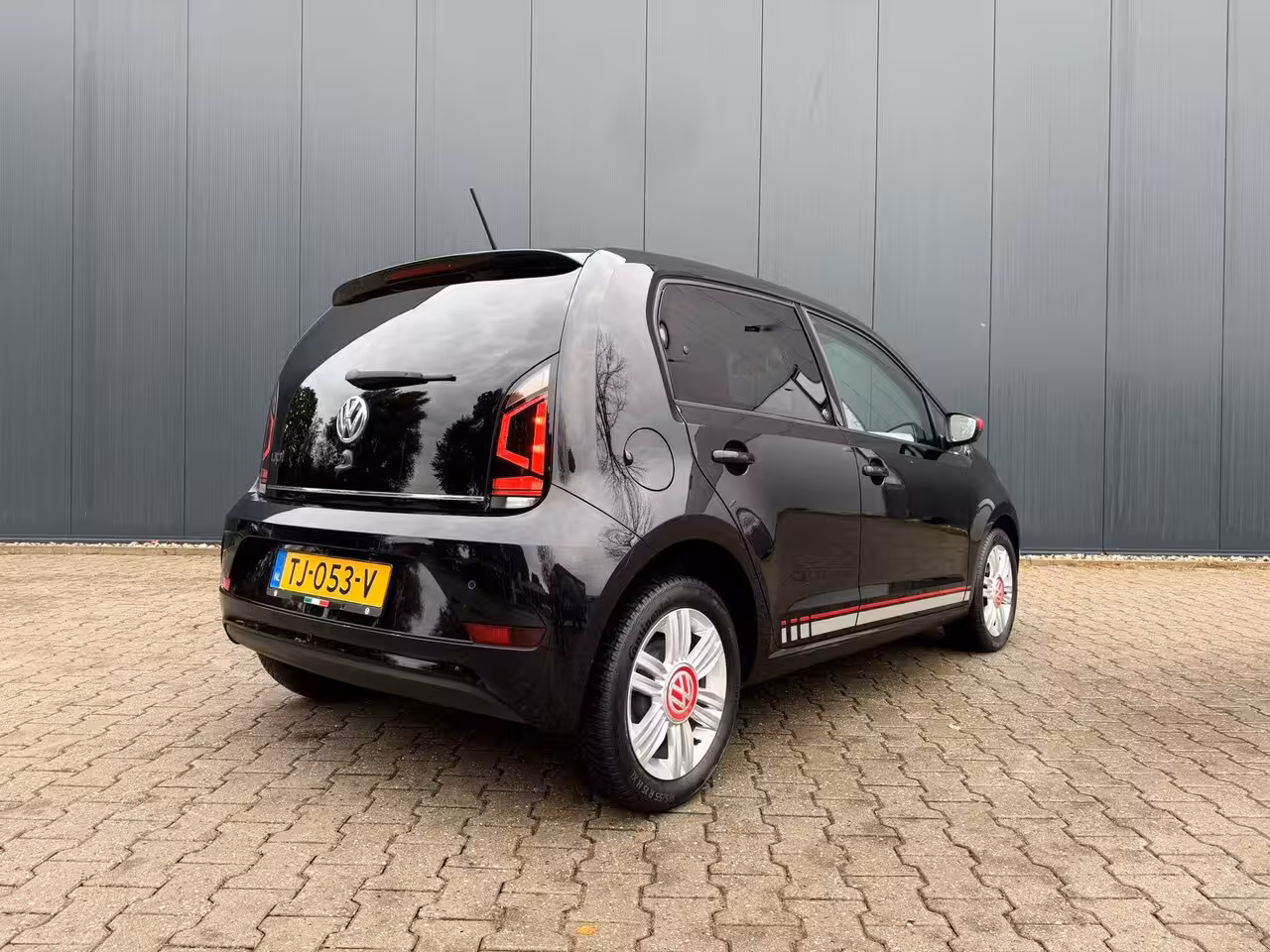 Volkswagen Up! 1.0 BMT up beats airco / cruise / pdc