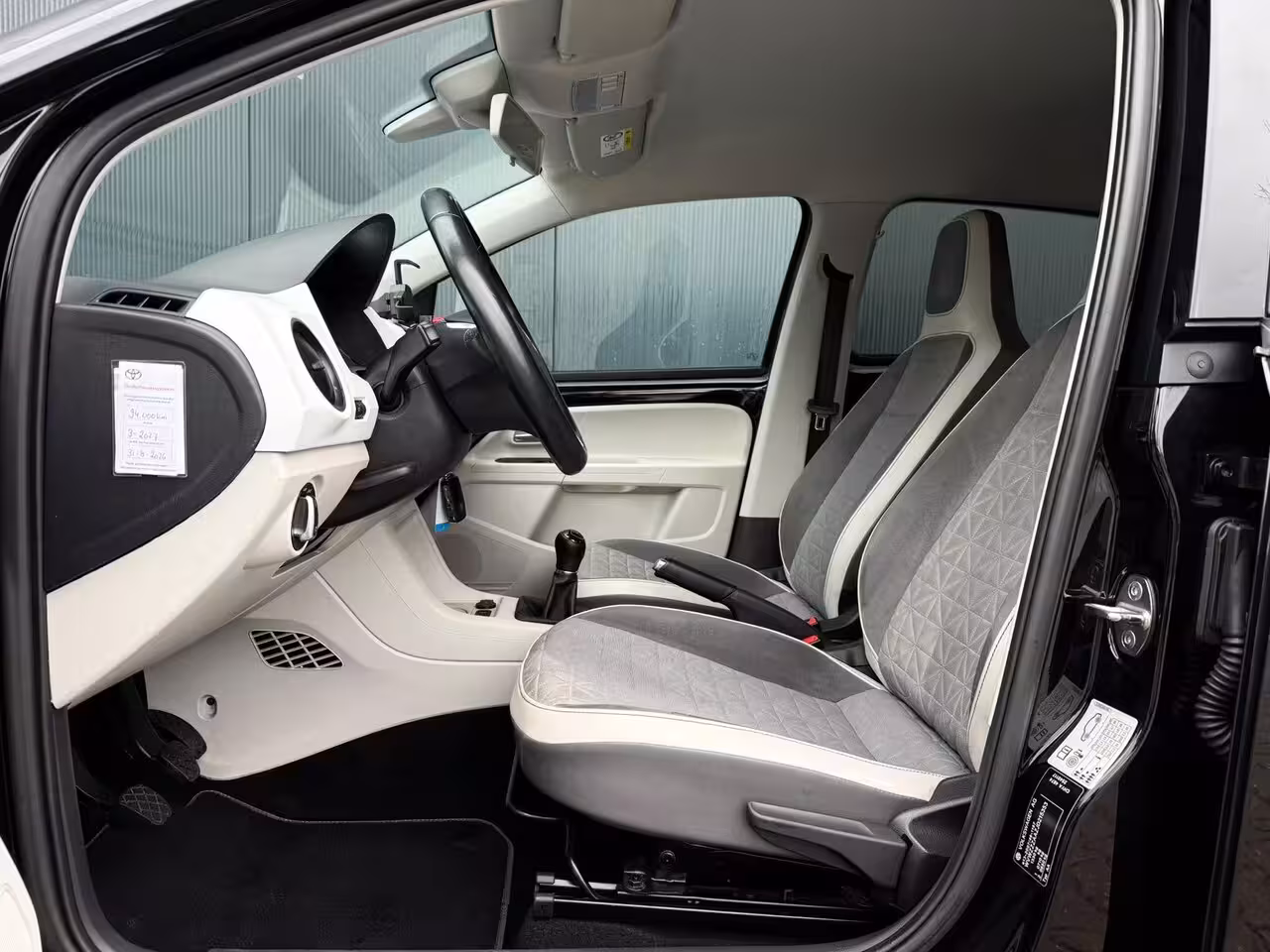 Volkswagen Up! 1.0 BMT up beats airco / cruise / pdc