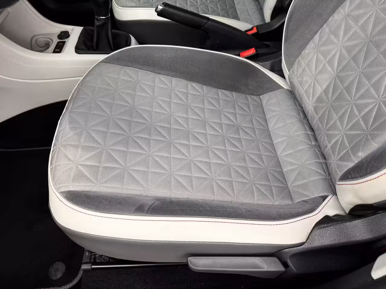 Volkswagen Up! 1.0 BMT up beats airco / cruise / pdc