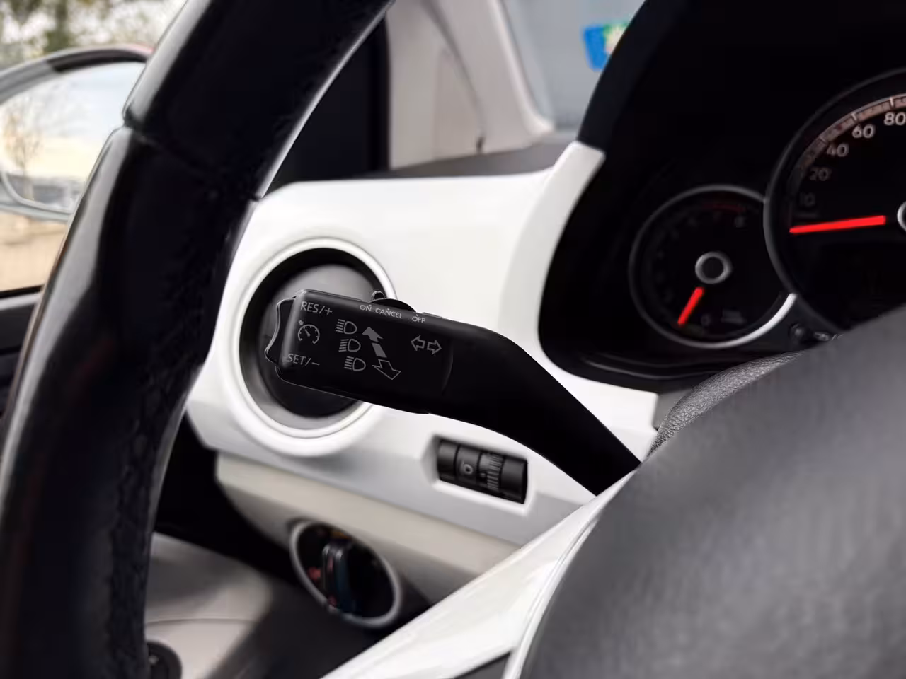 Volkswagen Up! 1.0 BMT up beats airco / cruise / pdc