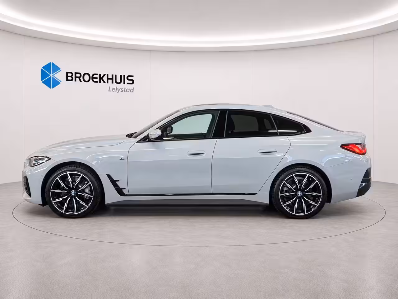 BMW i4 eDRIVE40 84KWH 340PK HIGH EXECUTIVE M-SPORT SOH 92, 34% / NAVI / FULL-LED / CAMERA / 19" L