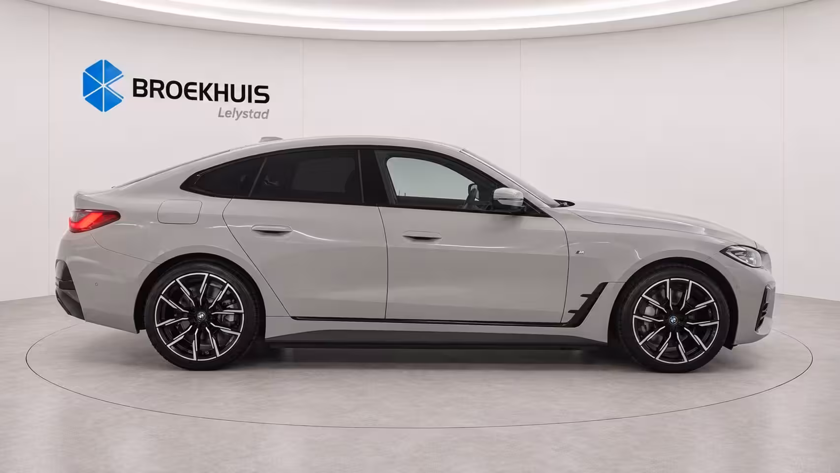 BMW i4 eDRIVE40 84KWH 340PK HIGH EXECUTIVE M-SPORT SOH 92, 34% / NAVI / FULL-LED / CAMERA / 19" L