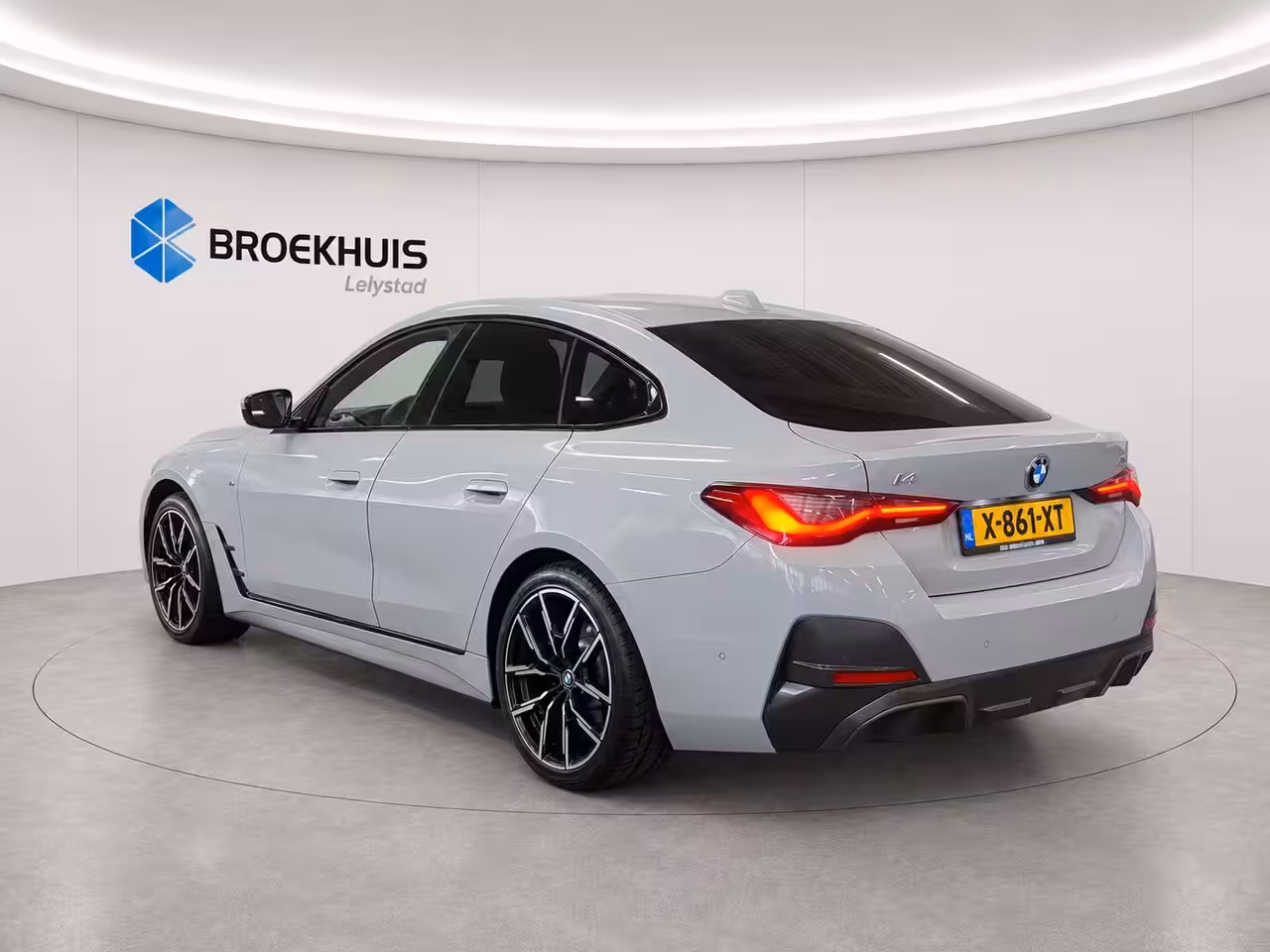 BMW i4 eDRIVE40 84KWH 340PK HIGH EXECUTIVE M-SPORT SOH 92, 34% / NAVI / FULL-LED / CAMERA / 19" L