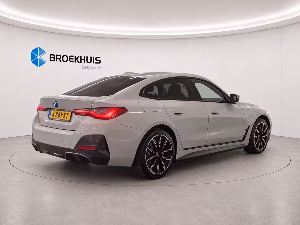 BMW i4 eDRIVE40 84KWH 340PK HIGH EXECUTIVE M-SPORT SOH 92, 34% / NAVI / FULL-LED / CAMERA / 19" L