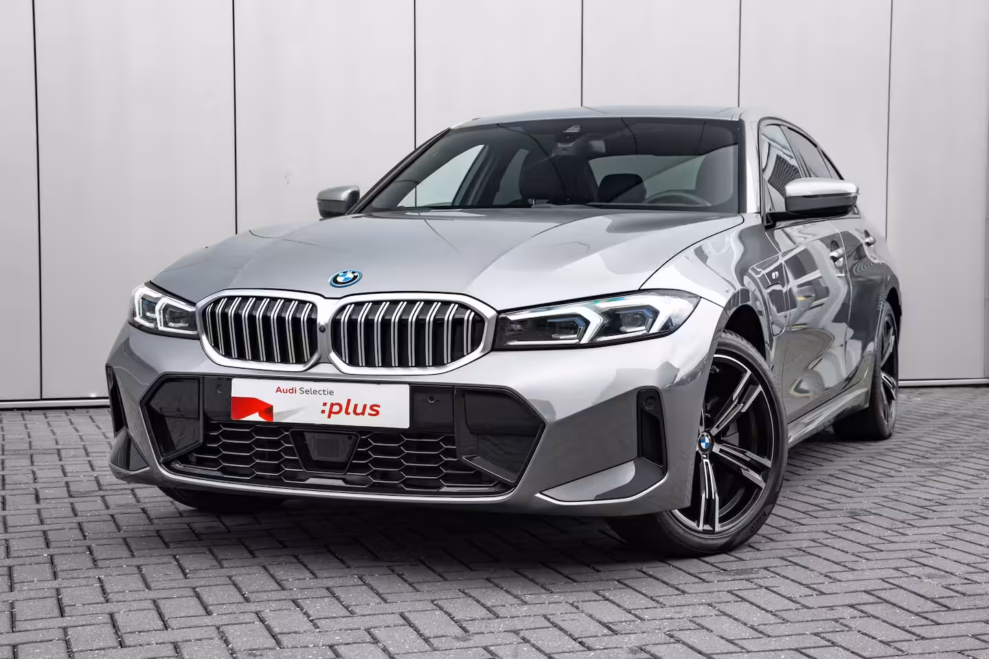BMW 3-serie 330e M Sport Edition 292PK | M-Sport | Laser LED Koplampen | Elek. Stoelen Incl. geheugen