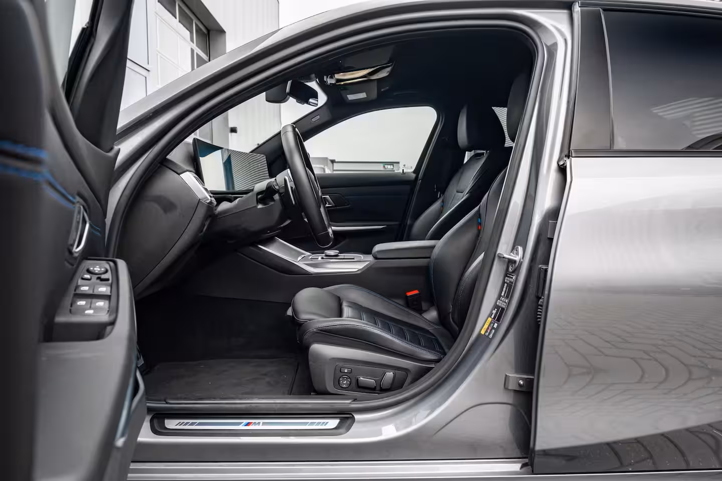 BMW 3-serie 330e M Sport Edition 292PK | M-Sport | Laser LED Koplampen | Elek. Stoelen Incl. geheugen