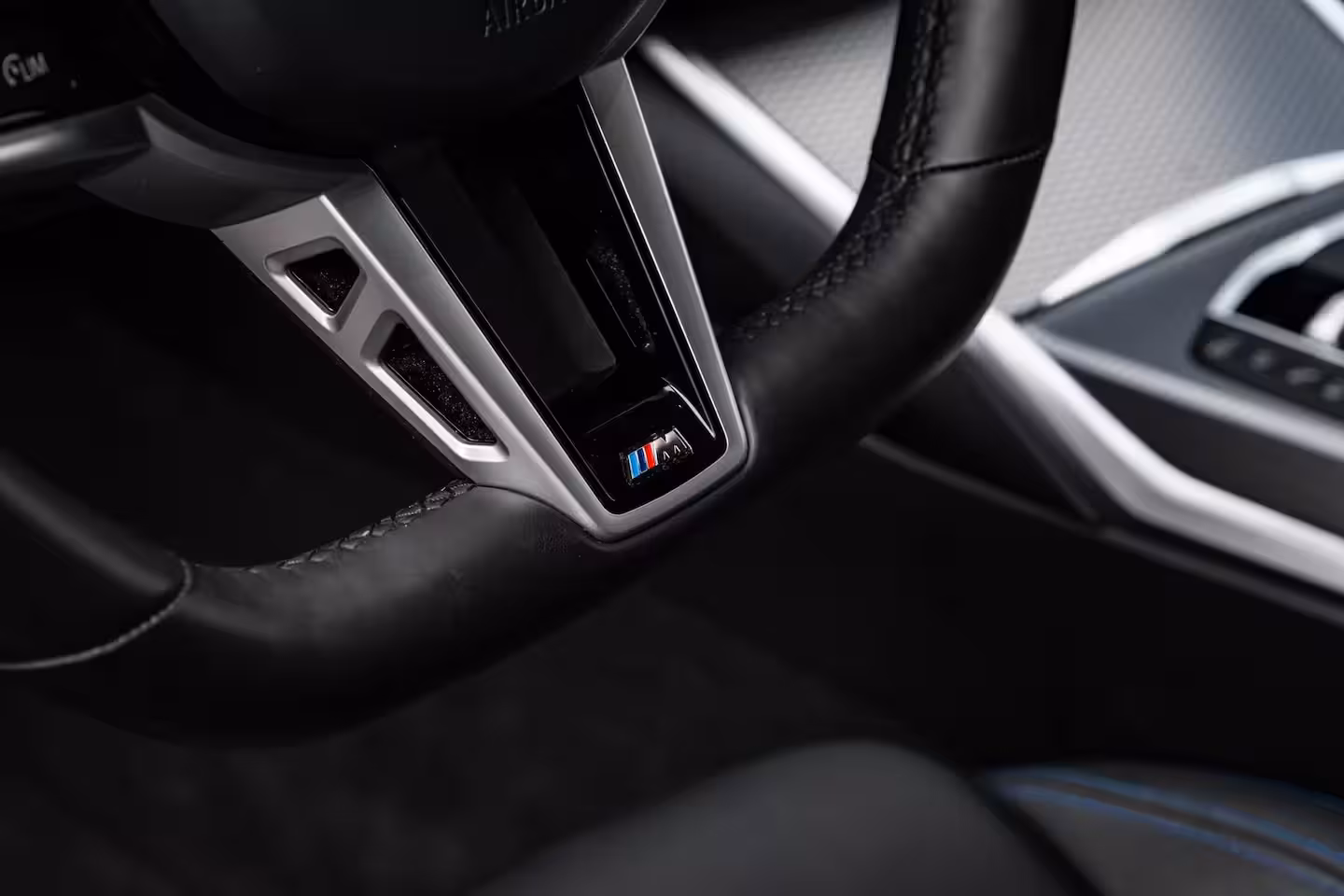 BMW 3-serie 330e M Sport Edition 292PK | M-Sport | Laser LED Koplampen | Elek. Stoelen Incl. geheugen