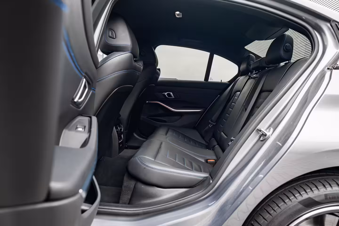 BMW 3-serie 330e M Sport Edition 292PK | M-Sport | Laser LED Koplampen | Elek. Stoelen Incl. geheugen