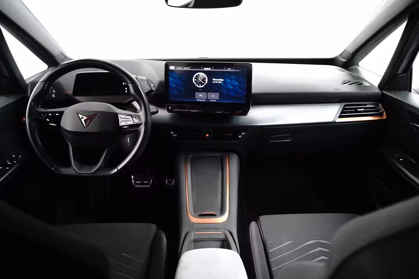 Cupra Born Essential 62 kWh 204PK | Achteruitrijcamera | Dode hoek detectie | Navigatie & Apple Carpl