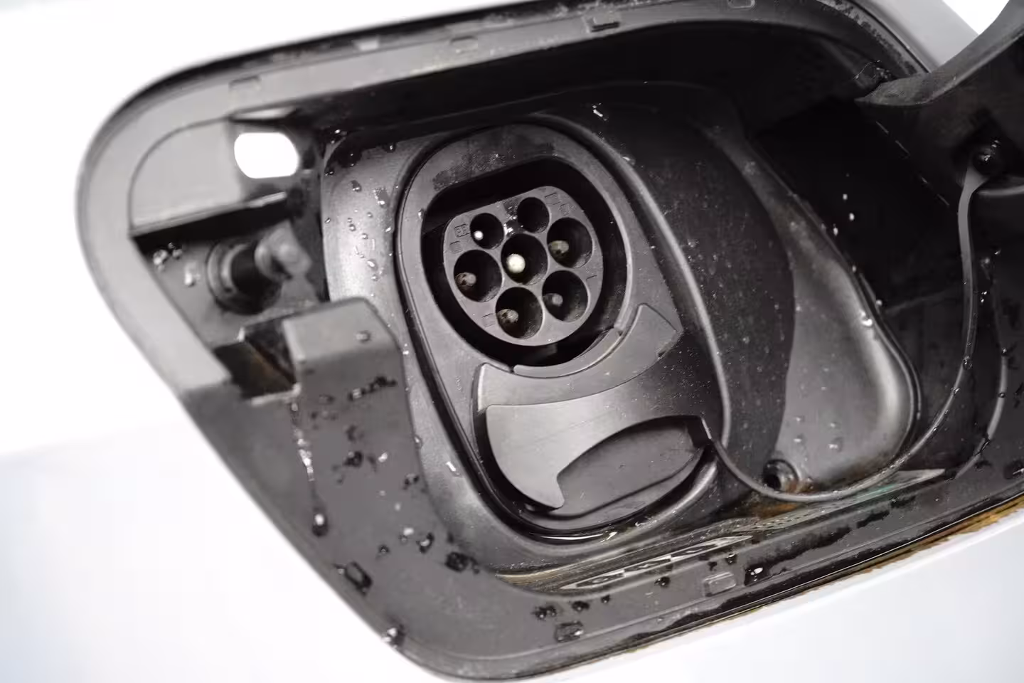 Cupra Born Essential 62 kWh 204PK | Achteruitrijcamera | Dode hoek detectie | Navigatie & Apple Carpl