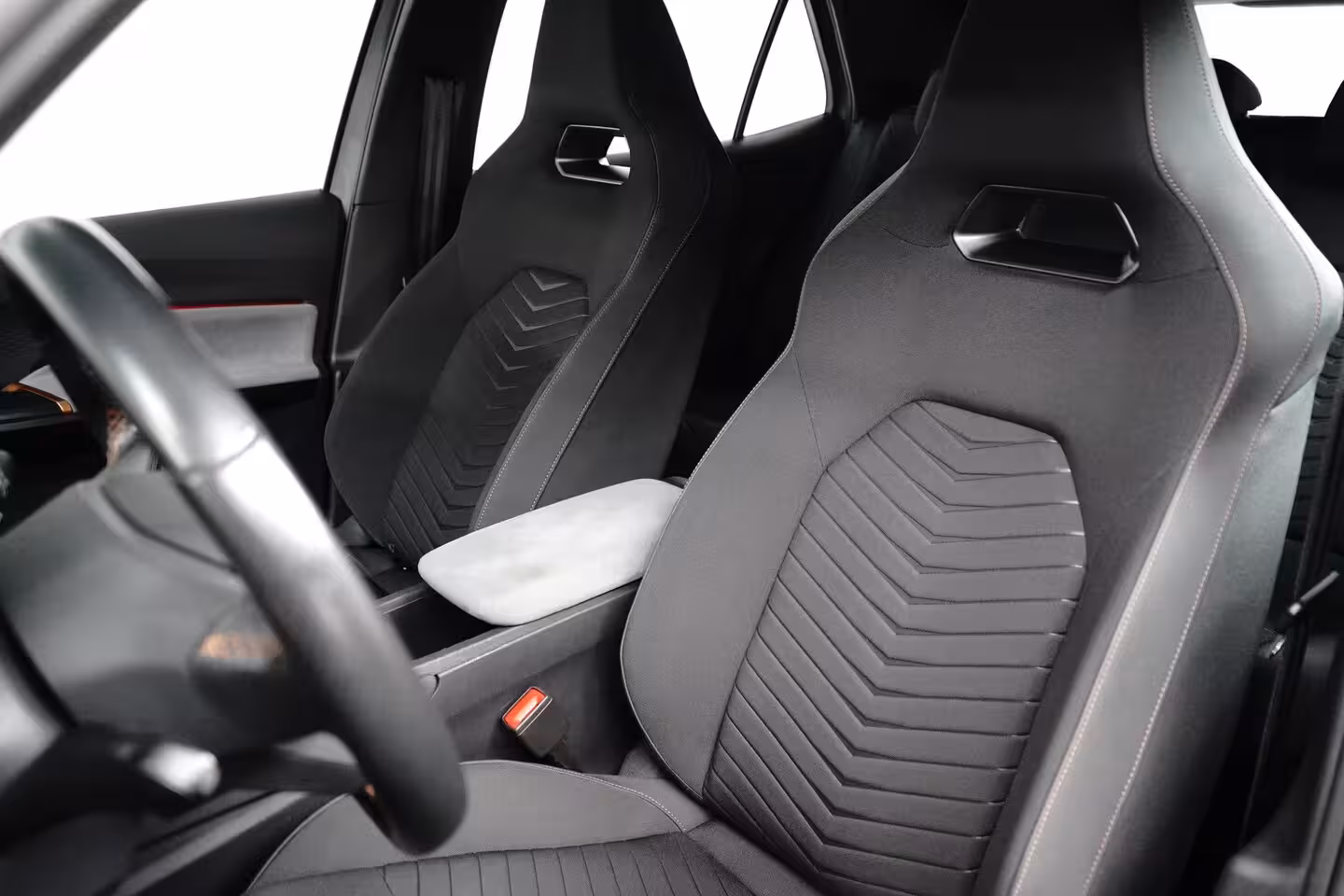 Cupra Born Essential 62 kWh 204PK | Achteruitrijcamera | Dode hoek detectie | Navigatie & Apple Carpl