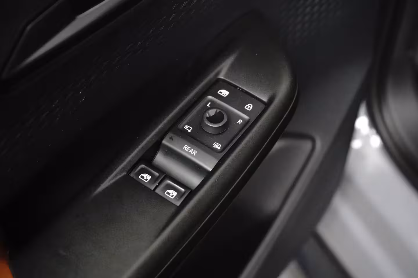 Cupra Born Essential 62 kWh 204PK | Achteruitrijcamera | Dode hoek detectie | Navigatie & Apple Carpl