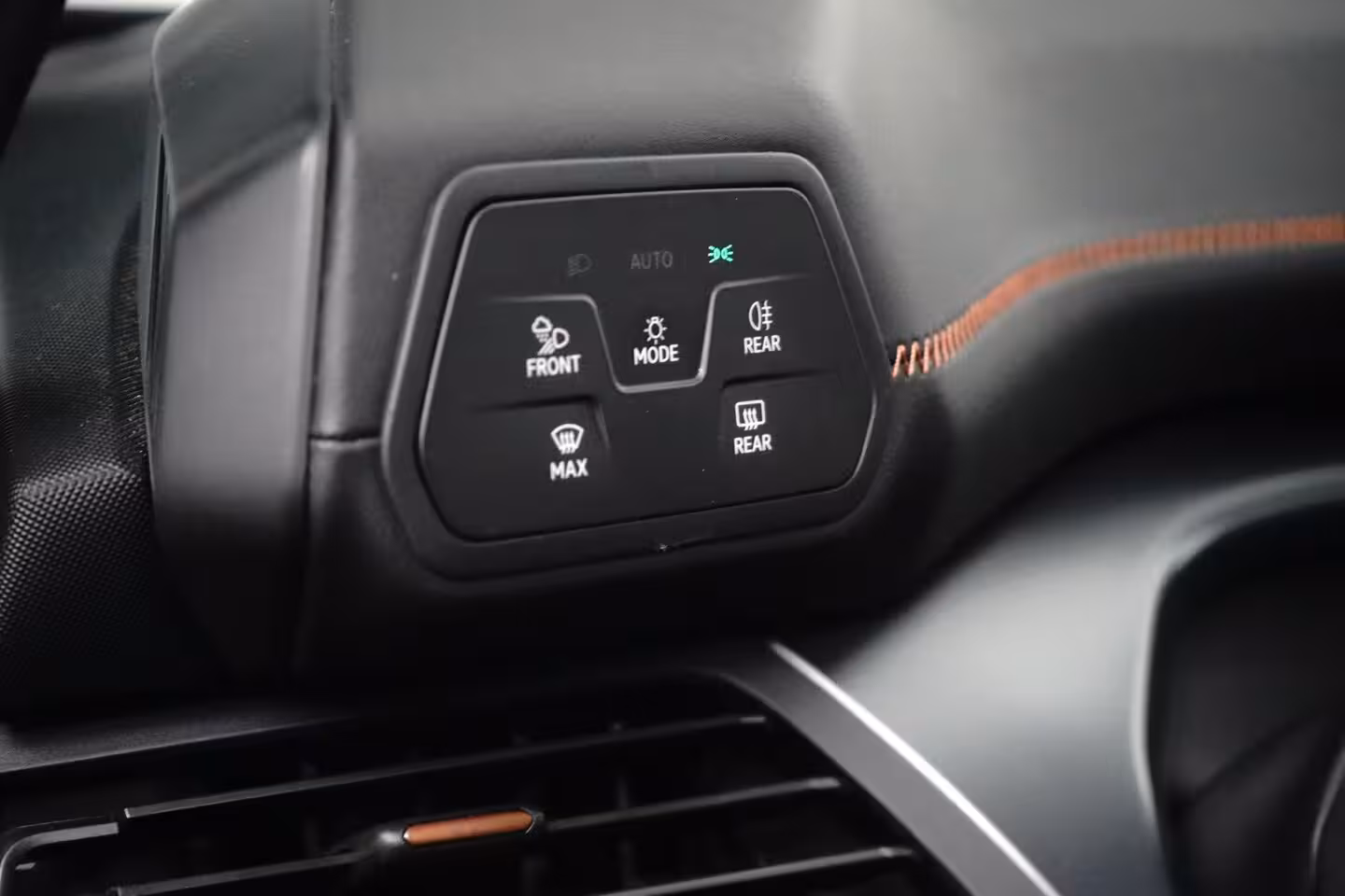 Cupra Born Essential 62 kWh 204PK | Achteruitrijcamera | Dode hoek detectie | Navigatie & Apple Carpl