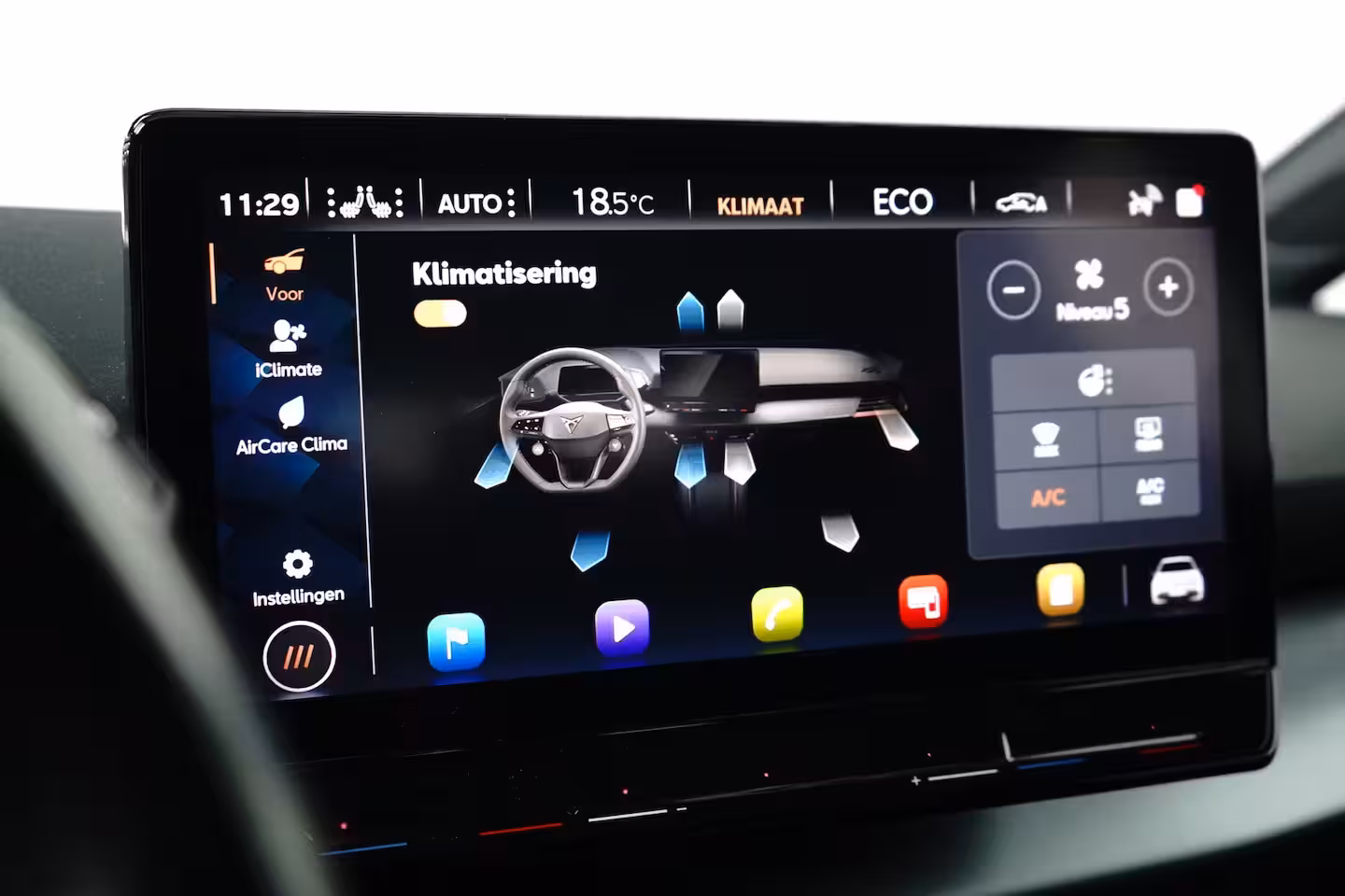 Cupra Born Essential 62 kWh 204PK | Achteruitrijcamera | Dode hoek detectie | Navigatie & Apple Carpl