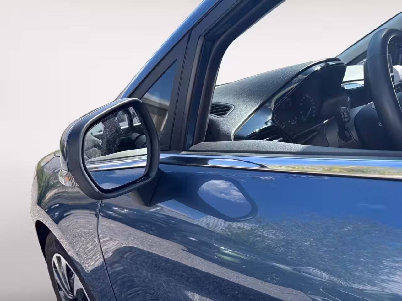 Ford Fiesta 1.0 EcoBoost Hybrid Titanium | Stoel/stuur en voorruitverwarming | Cruise control | Parkee