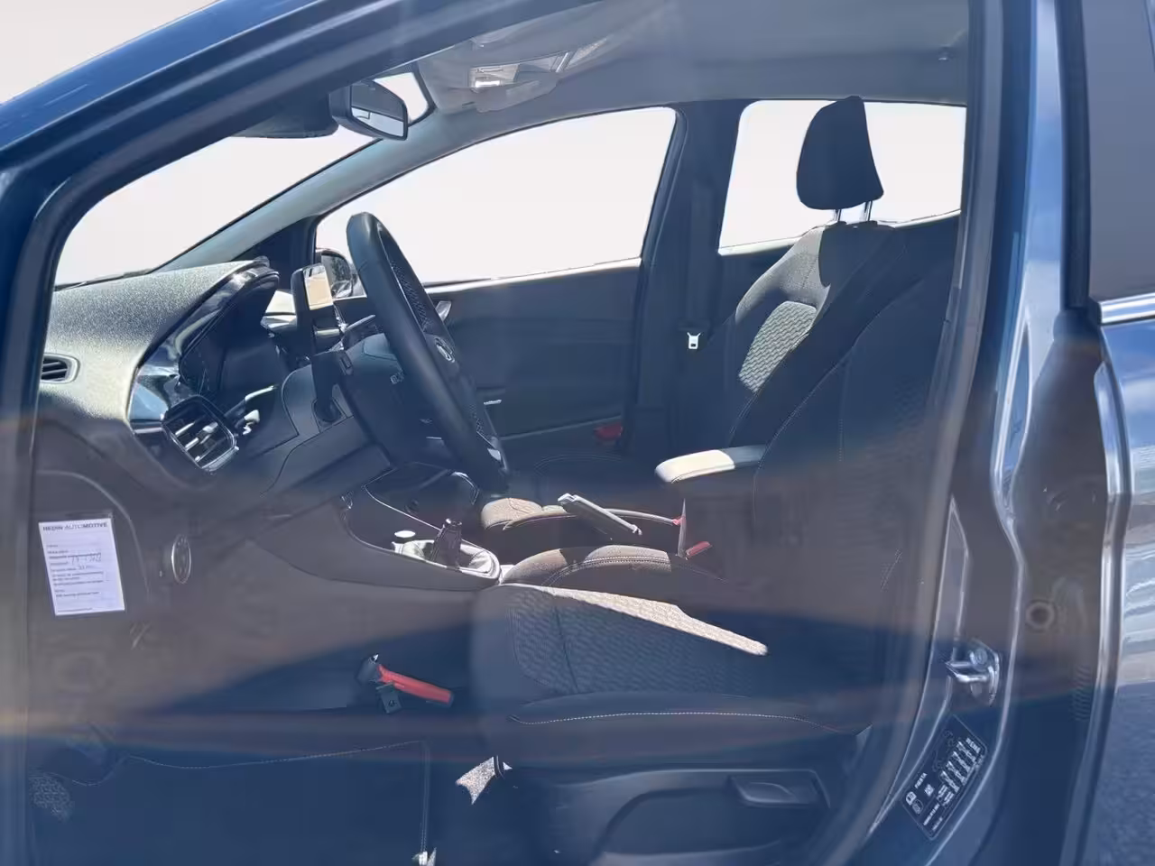 Ford Fiesta 1.0 EcoBoost Hybrid Titanium | Stoel/stuur en voorruitverwarming | Cruise control | Parkee