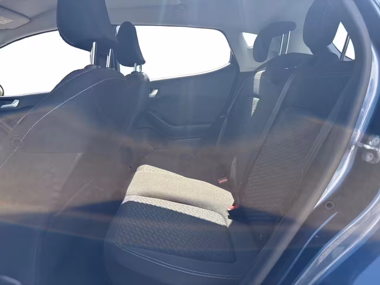 Ford Fiesta 1.0 EcoBoost Hybrid Titanium | Stoel/stuur en voorruitverwarming | Cruise control | Parkee
