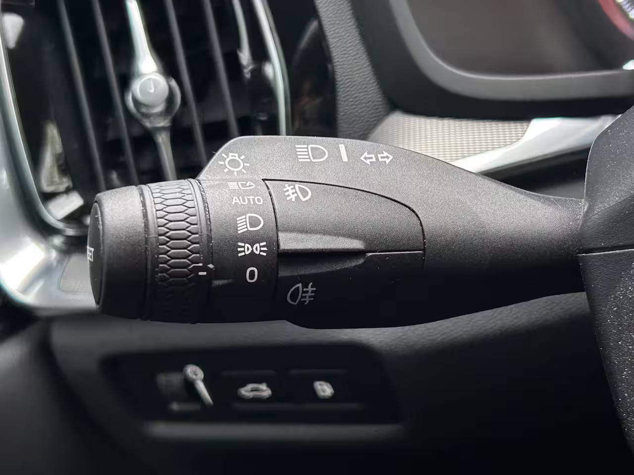 Volvo S60 2.0 Recharge T8 AWD R-Design | Harman/Kardon | SoH 92% | Trekhaak | Memory | Stoel & stuur