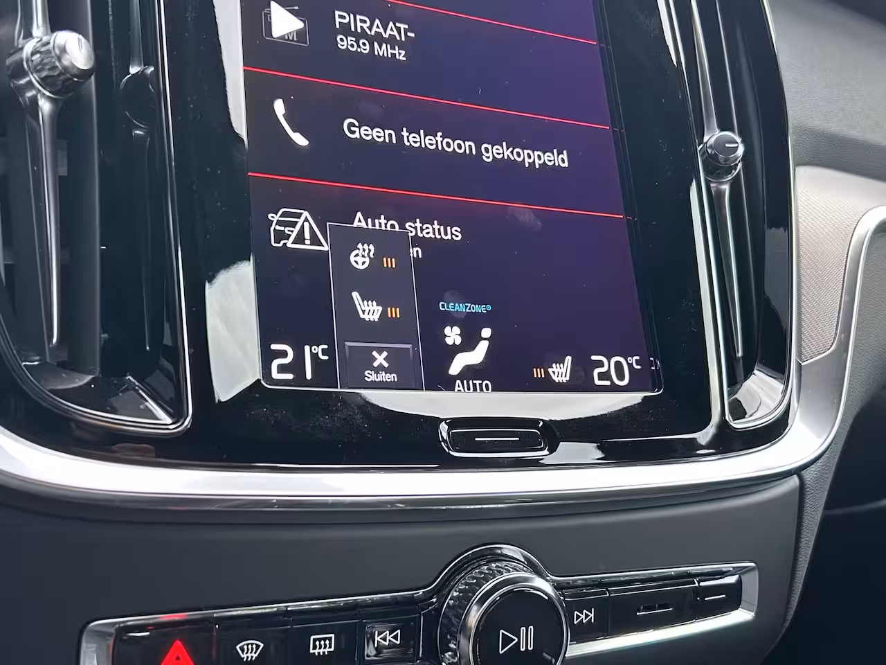 Volvo S60 2.0 Recharge T8 AWD R-Design | Harman/Kardon | SoH 92% | Trekhaak | Memory | Stoel & stuur