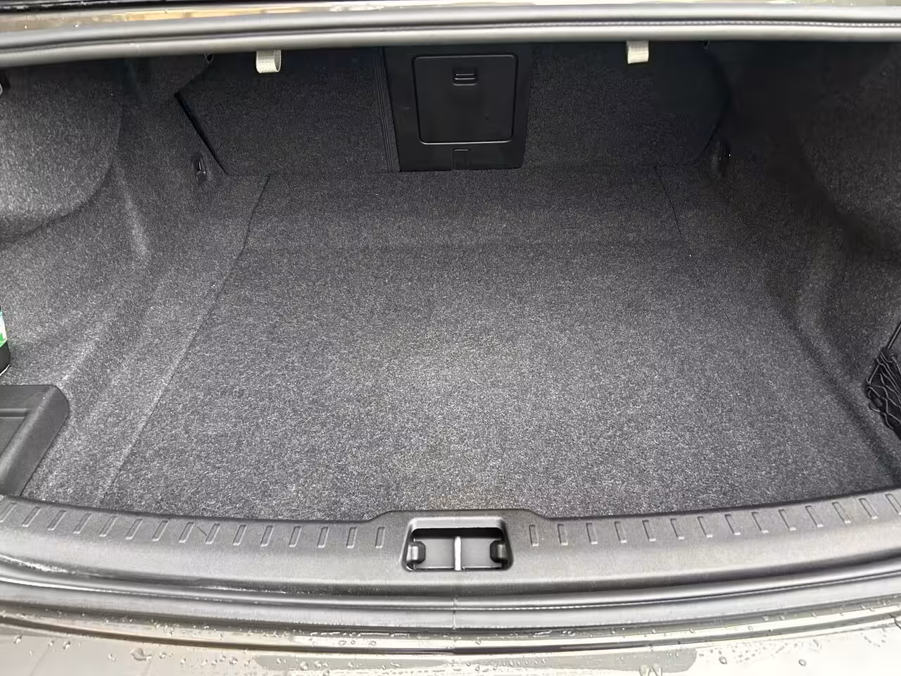 Volvo S60 2.0 Recharge T8 AWD R-Design | Harman/Kardon | SoH 92% | Trekhaak | Memory | Stoel & stuur