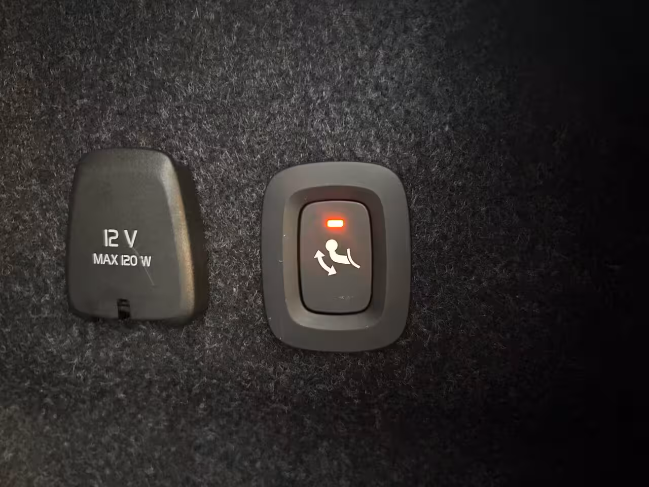 Volvo S60 2.0 Recharge T8 AWD R-Design | Harman/Kardon | SoH 92% | Trekhaak | Memory | Stoel & stuur