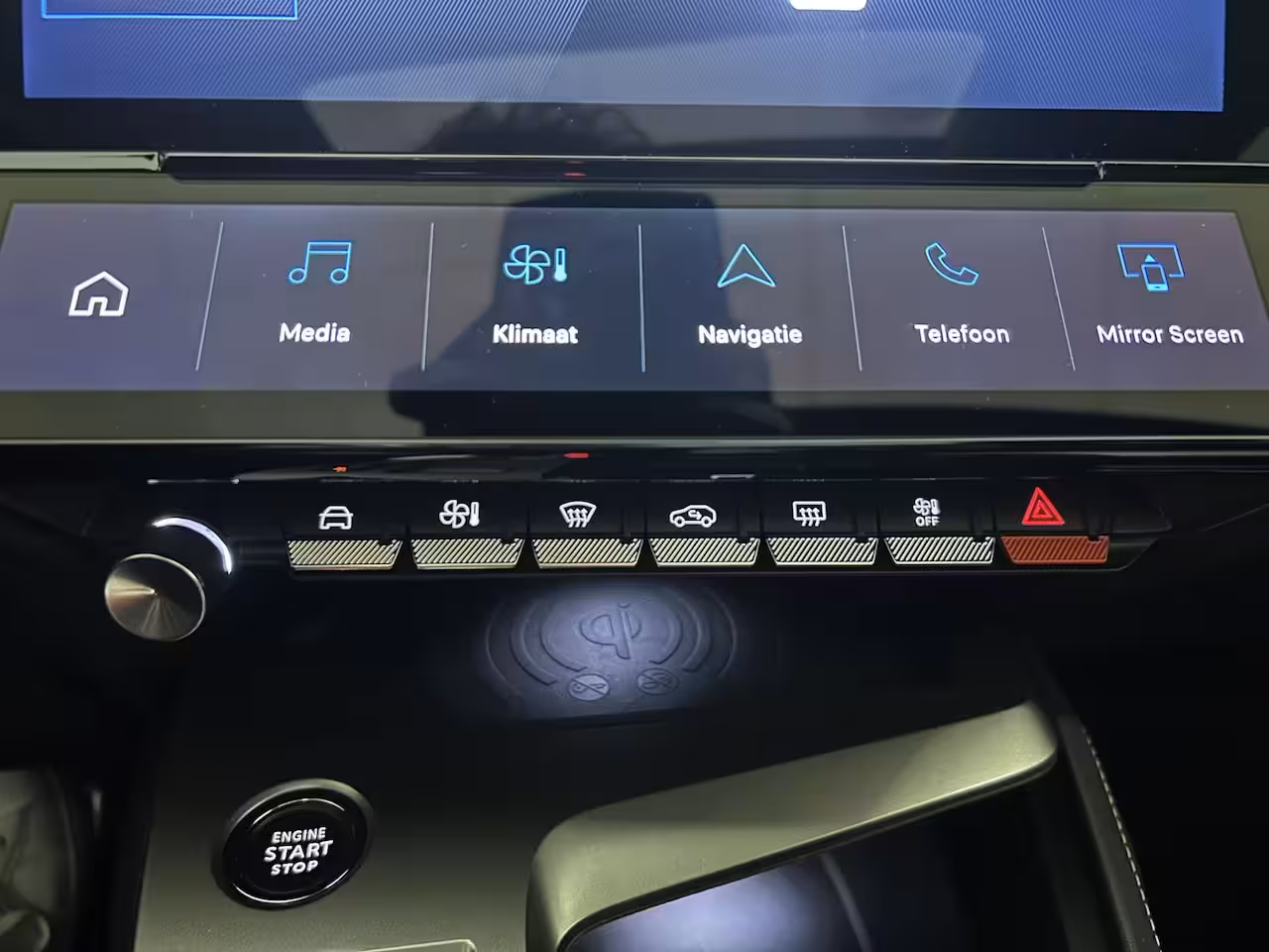 Peugeot e-408 GT Avantage 58 kWh | PANORAMADAK | FOCAL HI-FI | ALCANTARA | STOEL- EN STUURVERWARMING |