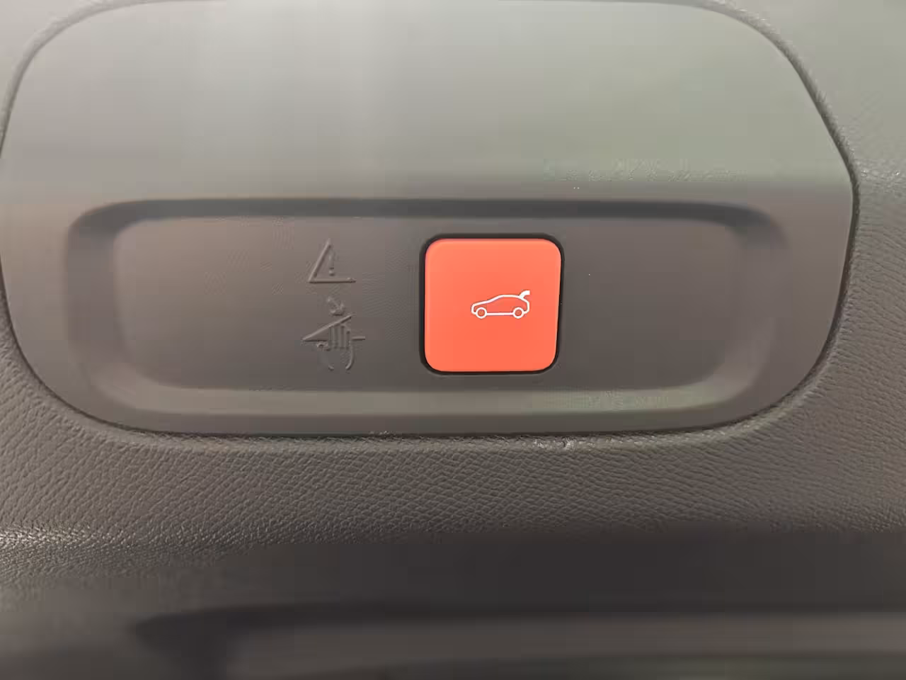 Peugeot e-408 GT Avantage 58 kWh | PANORAMADAK | FOCAL HI-FI | ALCANTARA | STOEL- EN STUURVERWARMING |