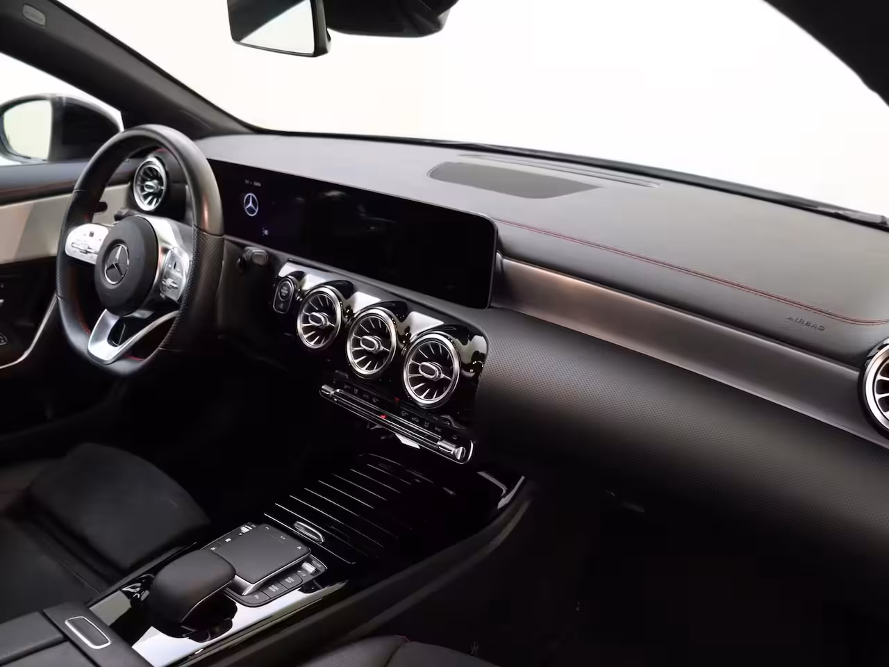 Mercedes-Benz CLA-Klasse 200 Business Solution AMG | 1e Eigenaar | Navigatie | Camera | Panorama dak | Stoel verwm.