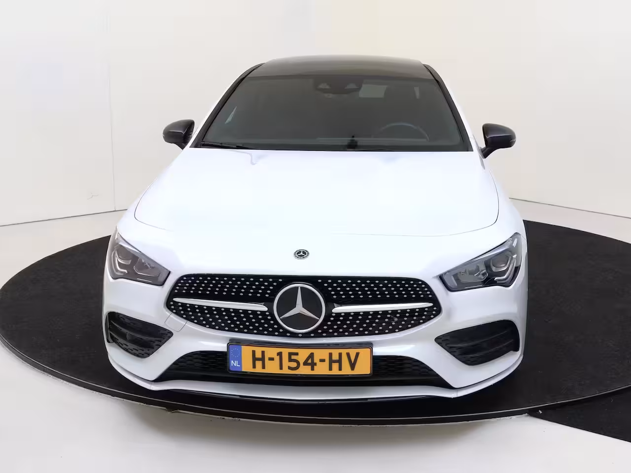 Mercedes-Benz CLA-Klasse 200 Business Solution AMG | 1e Eigenaar | Navigatie | Camera | Panorama dak | Stoel verwm.