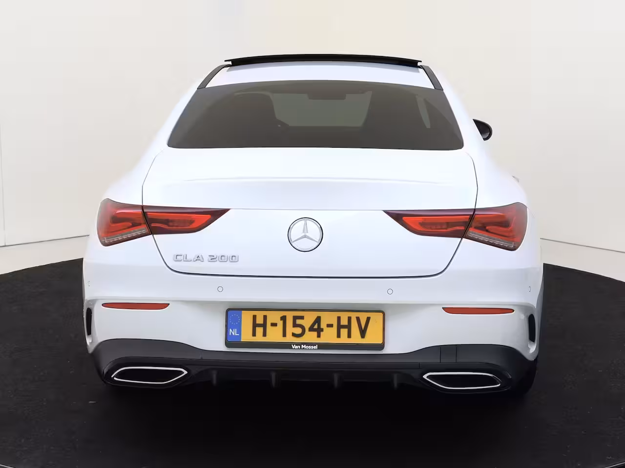 Mercedes-Benz CLA-Klasse 200 Business Solution AMG | 1e Eigenaar | Navigatie | Camera | Panorama dak | Stoel verwm.